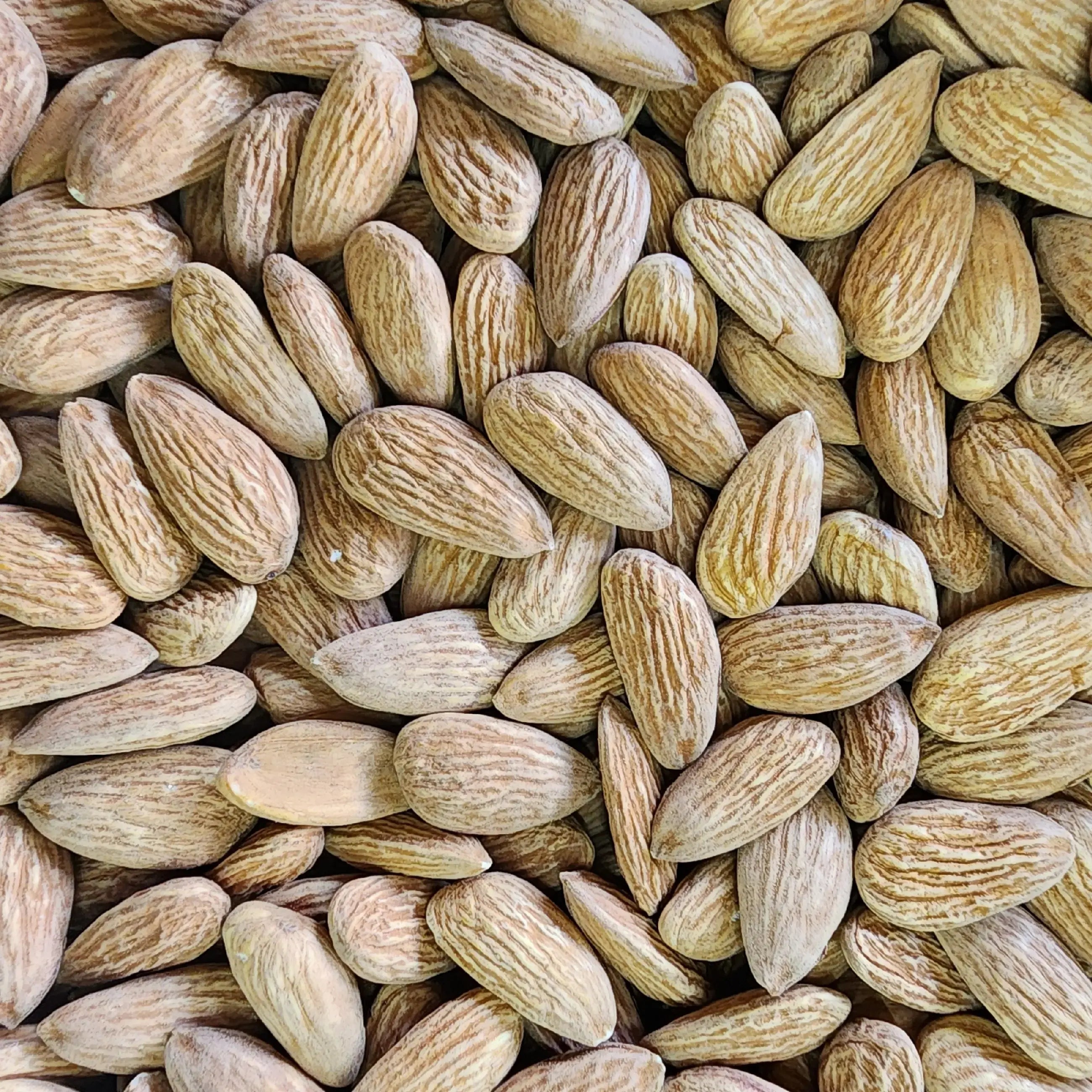 Independent ALMOND સૂકી બદામ